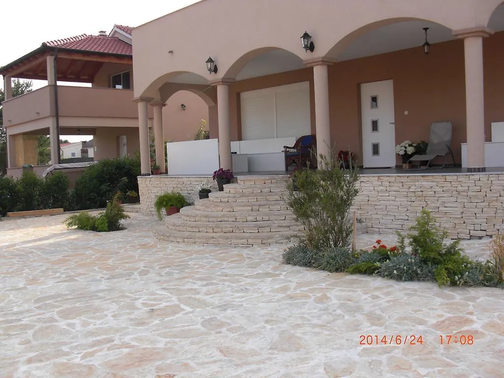 Villa Magnolia Privlaka  2*, Privlaka (Zadar)
