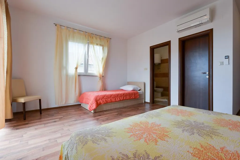 Villa Magnolia Privlaka  2*, Privlaka (Zadar)