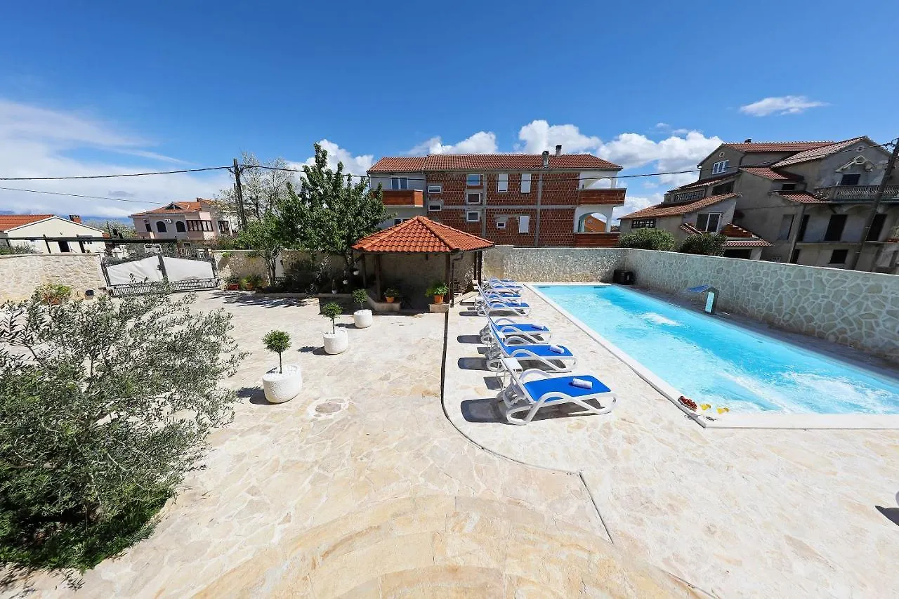 ** Casa de hóspedes Villa Magnolia Privlaka  Croácia